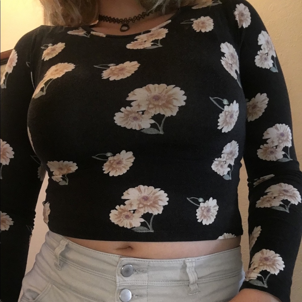 Long sleeve crop top